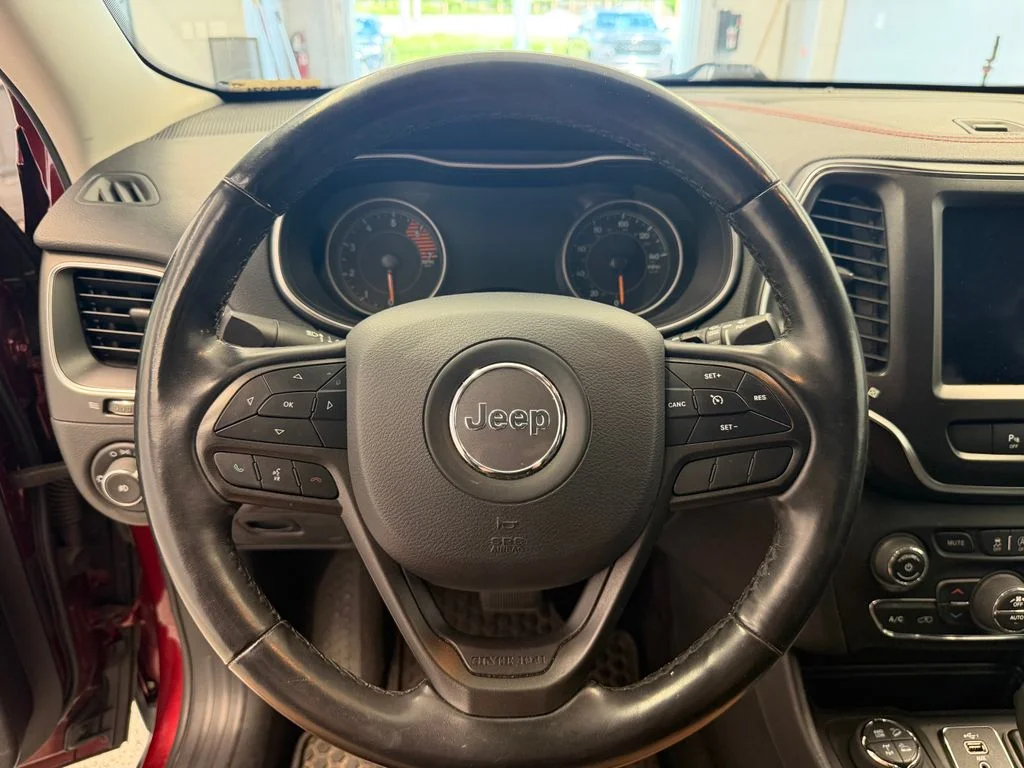 Used 2020 Red Jeep Trailhawk image 15