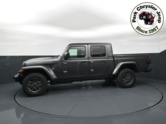 New 2026 Granite Crystal Metallic Clear-Coat Exterior Paint Jeep Sport S image 2