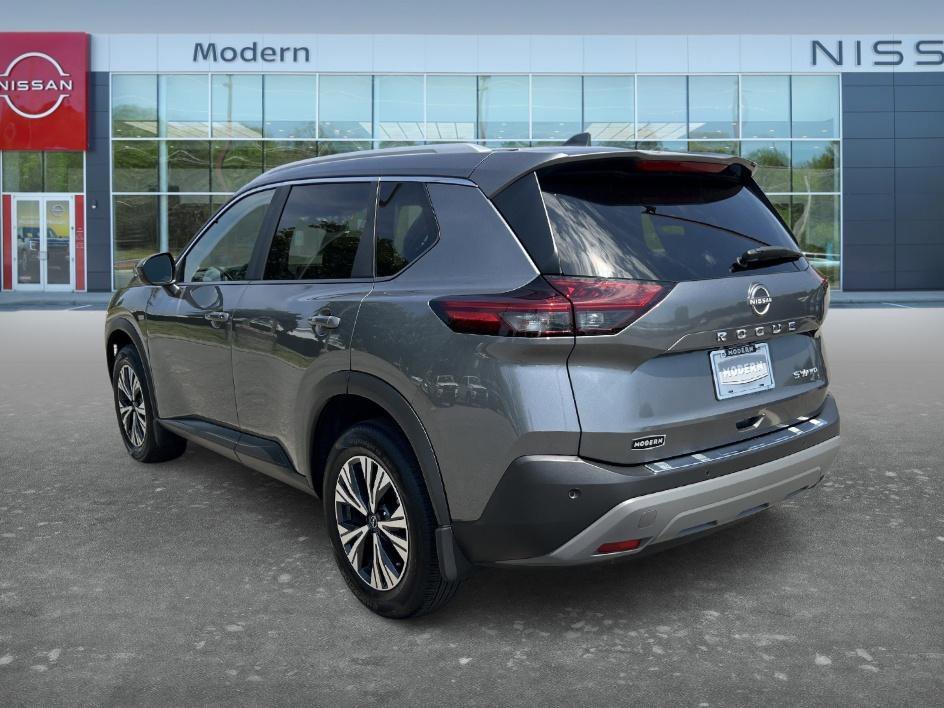 Used 2023 Gun Metallic Nissan SV image 7