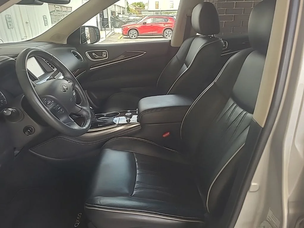 Used 2017 Silver INFINITI Base image 11