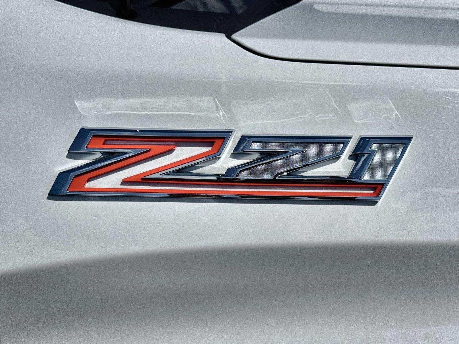 Certified Used 2025 Summit White Chevrolet RST image 31