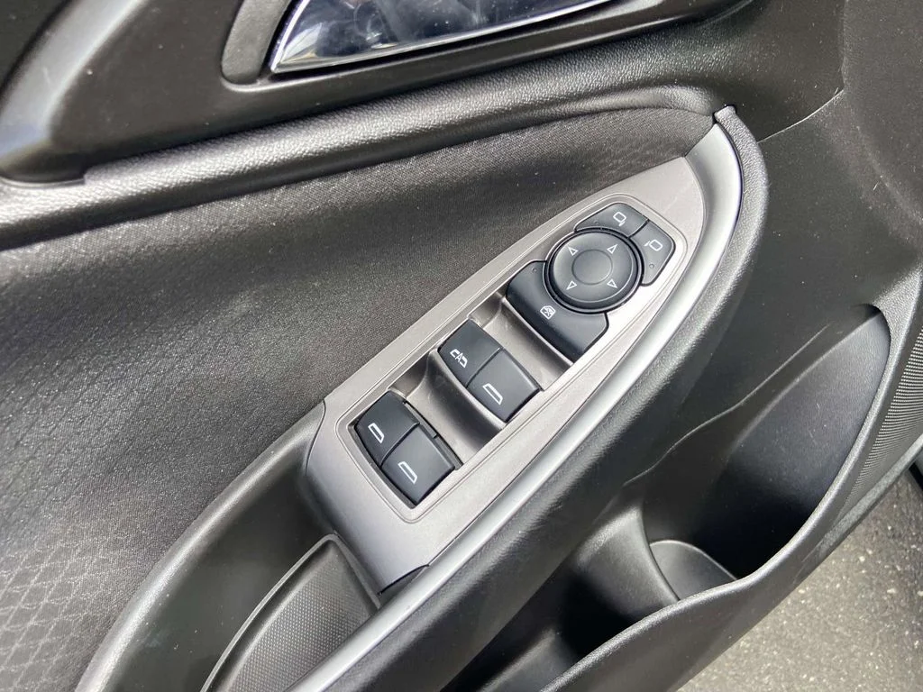 Used 2025 Black Chevrolet LT image 18