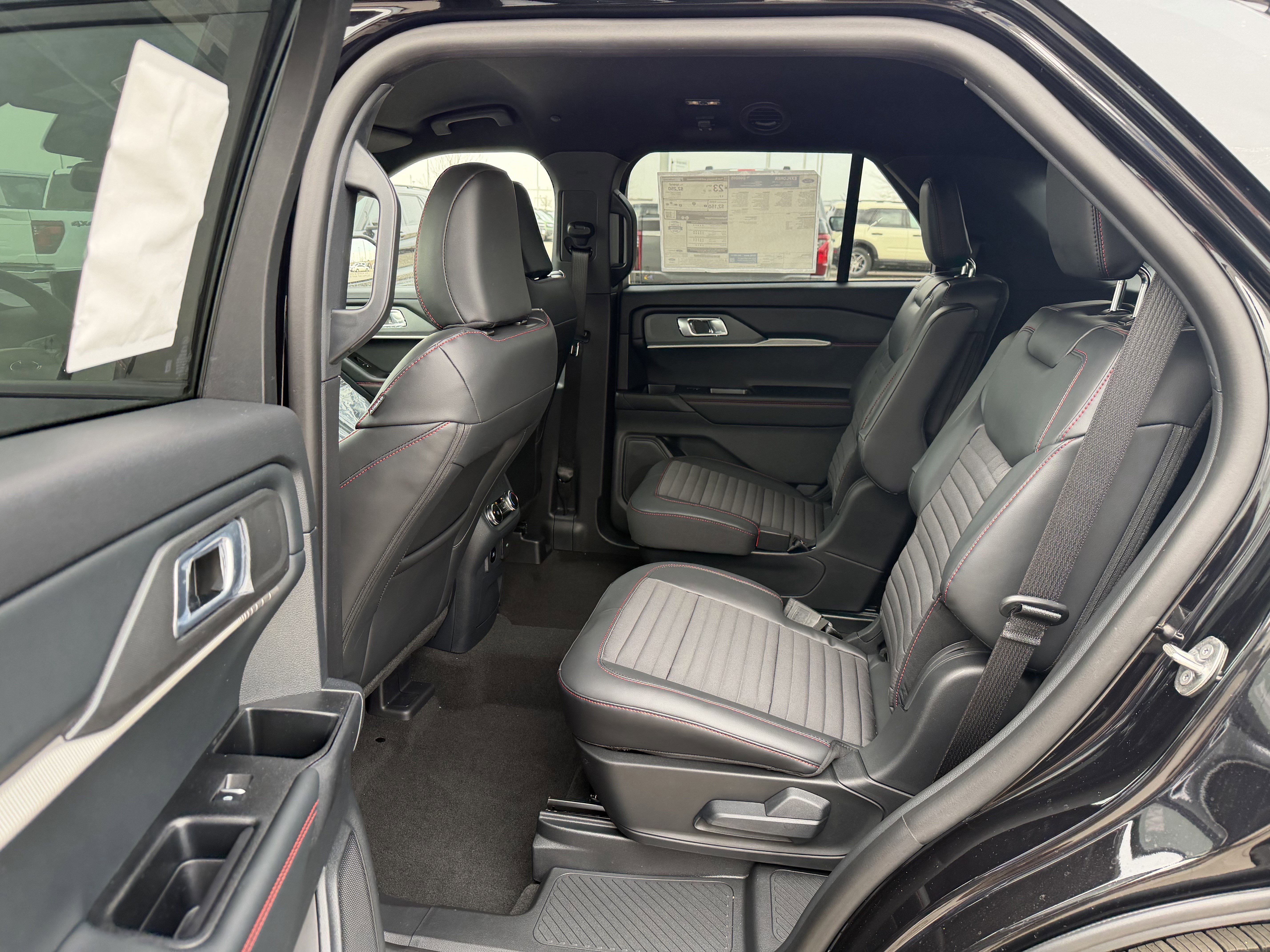 New 2026 Agate Black Metallic Ford ST-Line image 6