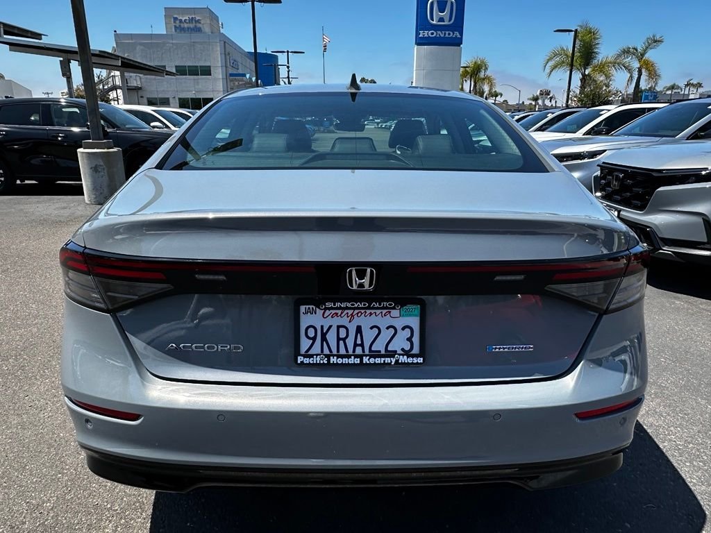 Used 2024 Gray Honda EX-L image 7