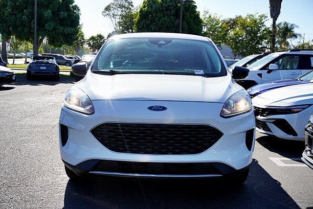 Used 2022 White Ford SE image 4