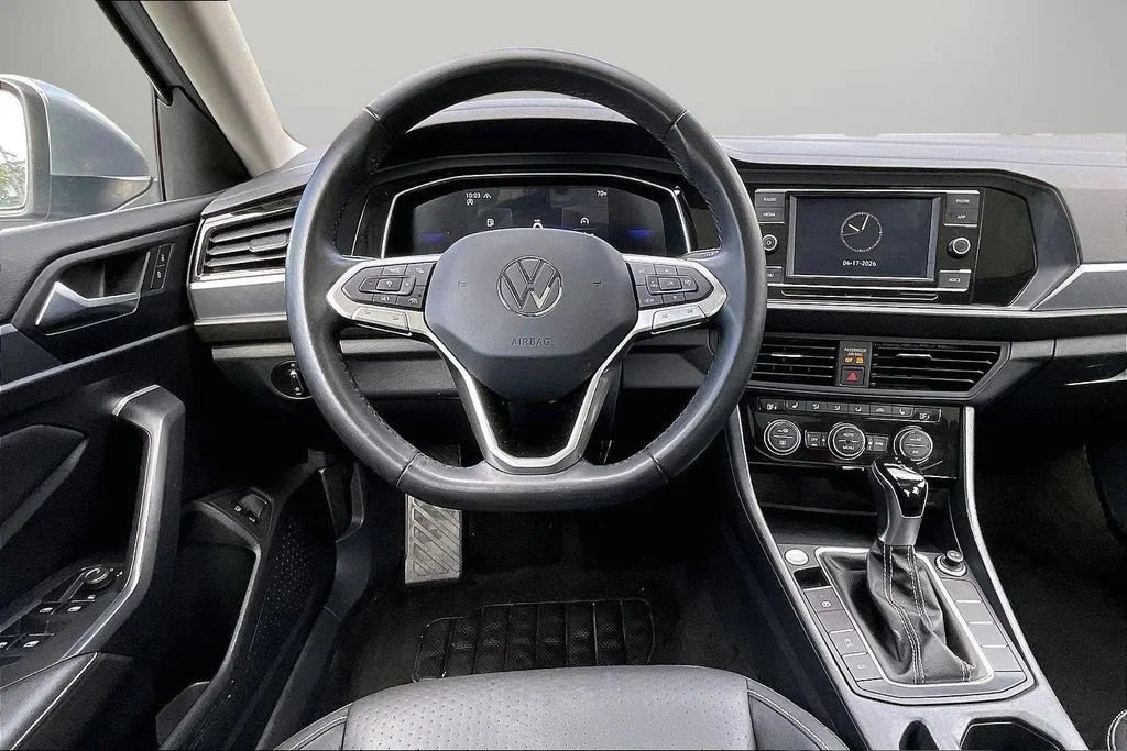 Used 2024 Silver Volkswagen 1.5T SE image 12