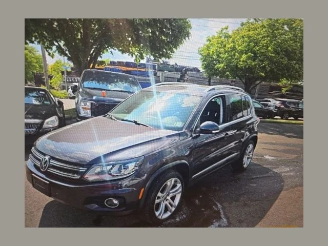 2016 Volkswagen Tiguan 2.0T SEL 4Motion's photo