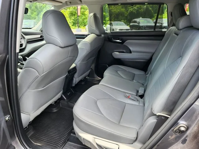 Used 2022 Gray Toyota XLE image 13