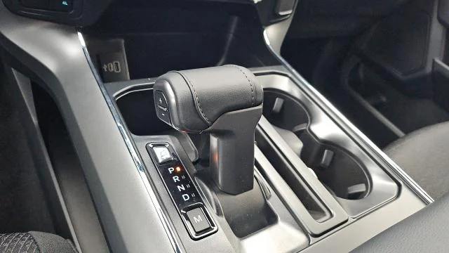 New 2026 Oxford White Ford XLT 4WD image 31