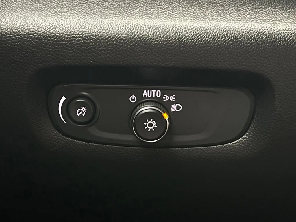 Used 2023 Northsky Blue Metallic Chevrolet LT Cloth image 23