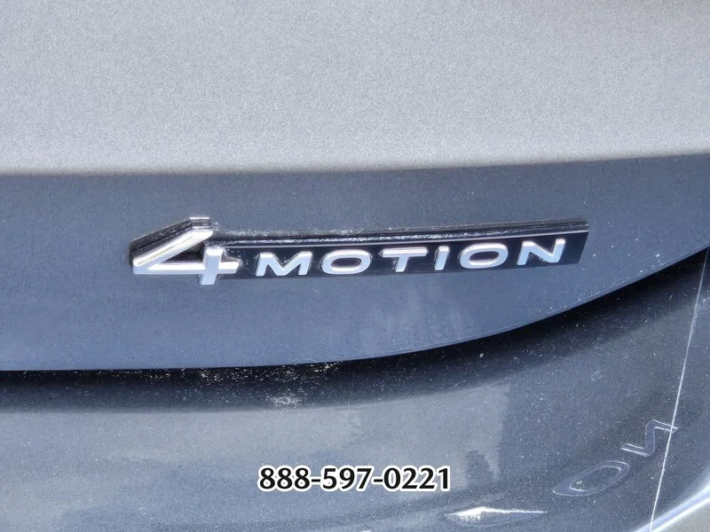 Used 2025 Platinum Gray Metallic Volkswagen 2.0T SE R-LINE BLACK image 16