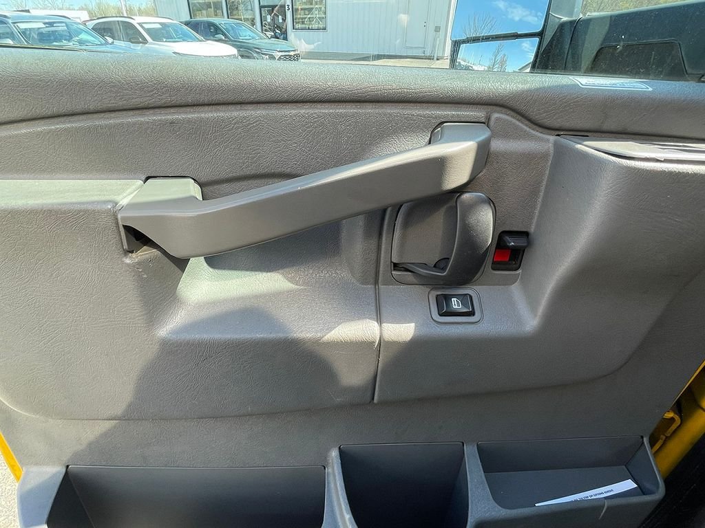Used 2021  GMC Work Van image 24