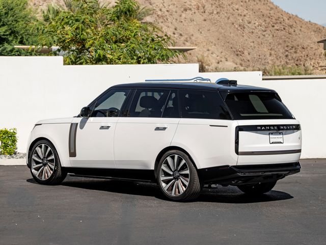 Used 2025 Icy White Gloss Land Rover SV image 9