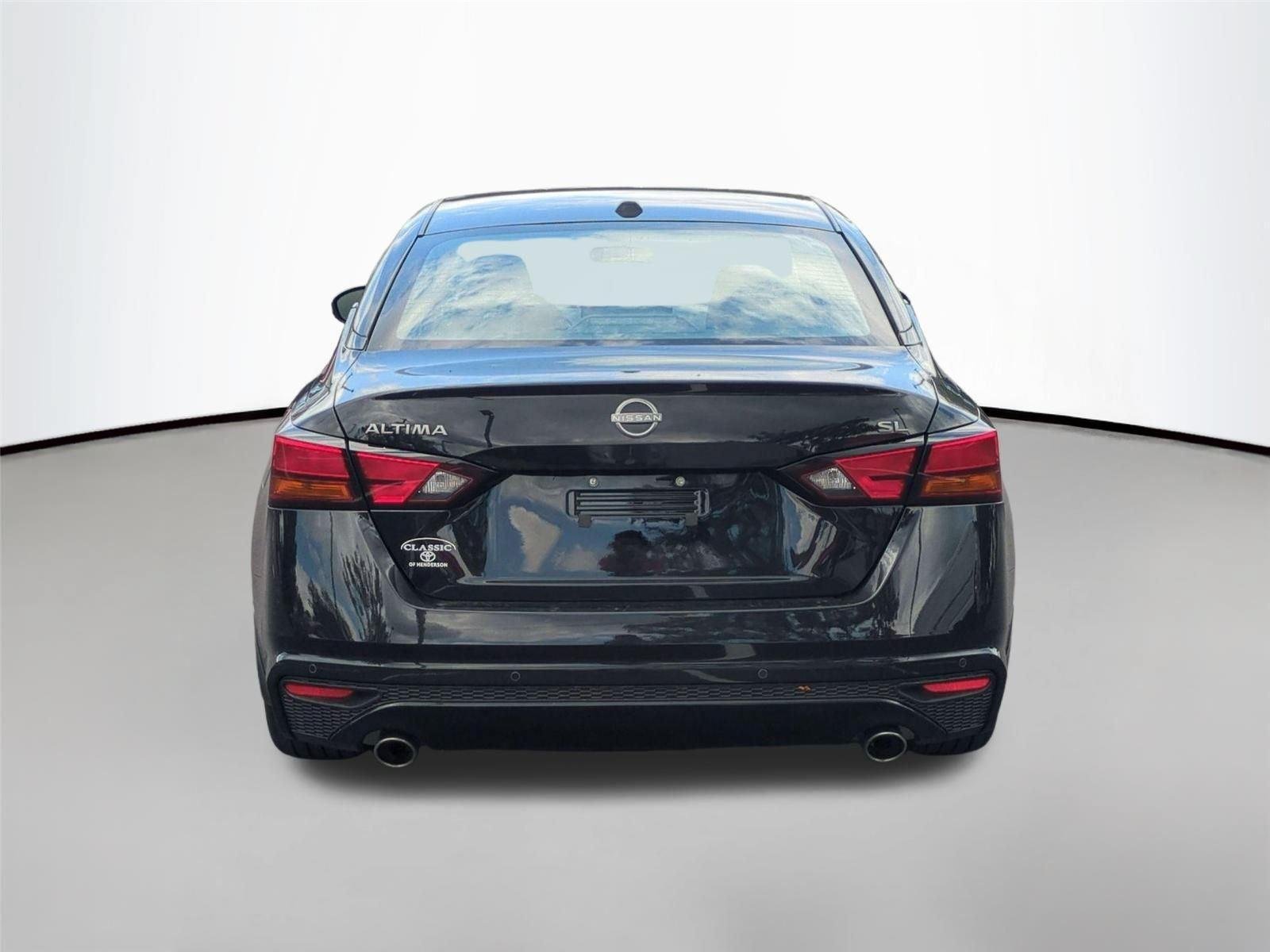 Used 2025 Super Black Nissan SL image 4