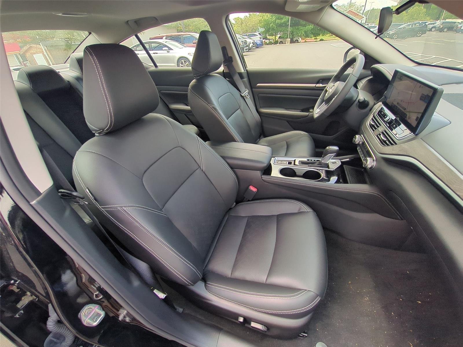 Used 2025 Super Black Nissan SL image 38