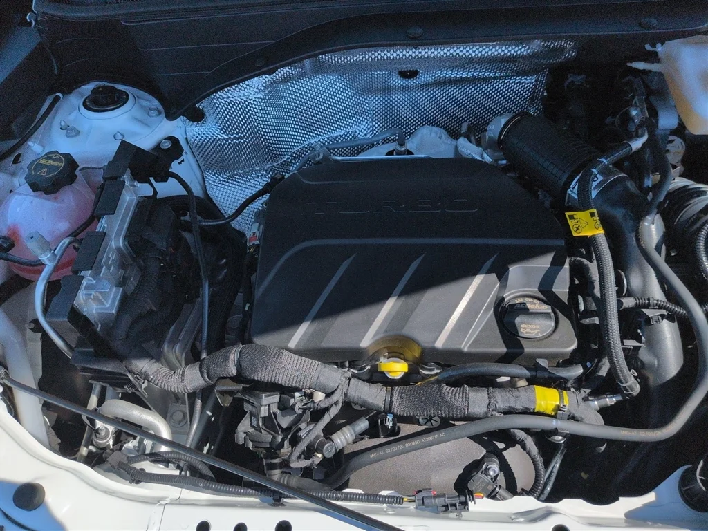 New 2026 Summit White Chevrolet LT image 53