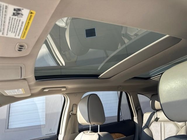Used 2013 Black Lincoln  image 9