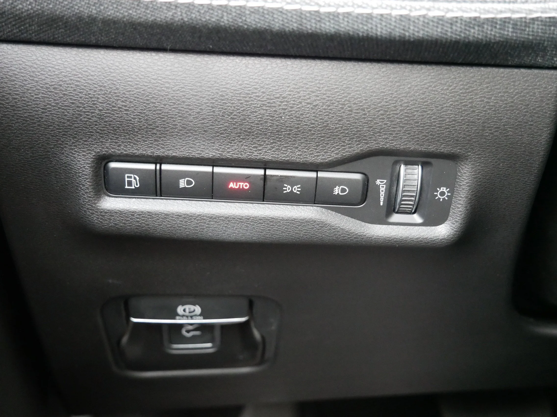 New 2026 Red Hot Pearl-Coat Exterior Paint Jeep Laredo image 17