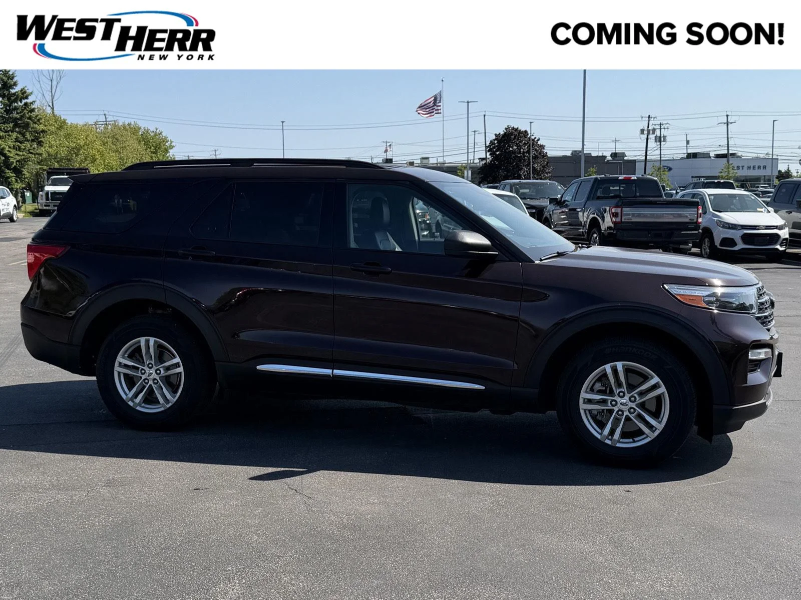 2023 Ford Explorer XLT 4WD's photo