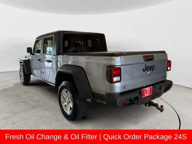 Used 2020 Silver Jeep Sport image 3