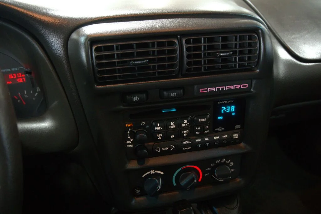 Used 2001  Chevrolet Base image 40