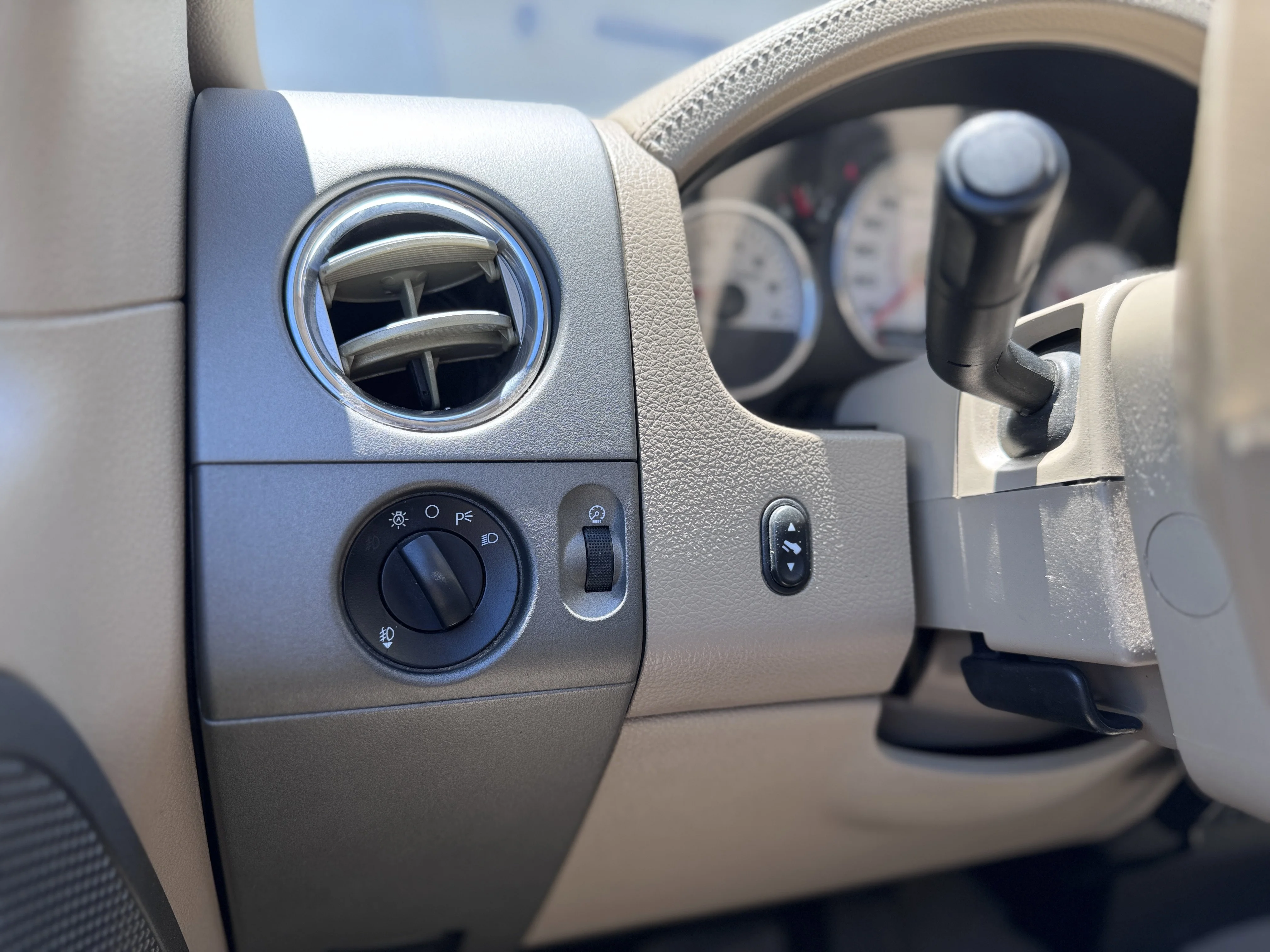 Used 2008  Ford FX4 image 16
