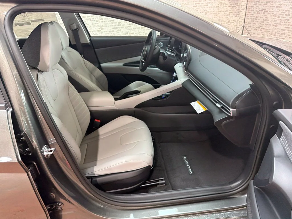 New 2026 Amazon Gray Hyundai SEL Sport Plus image 10