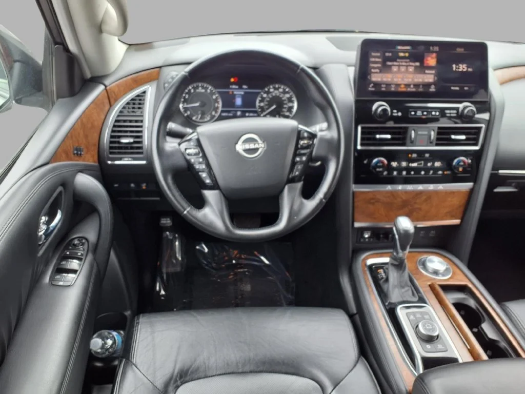 Used 2024 Silver Nissan SL image 4