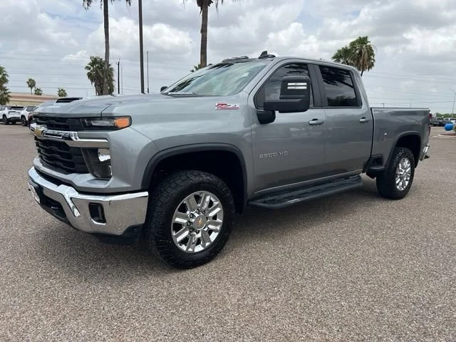 Used 2025 Sterling Gray Metallic Chevrolet LT image 3