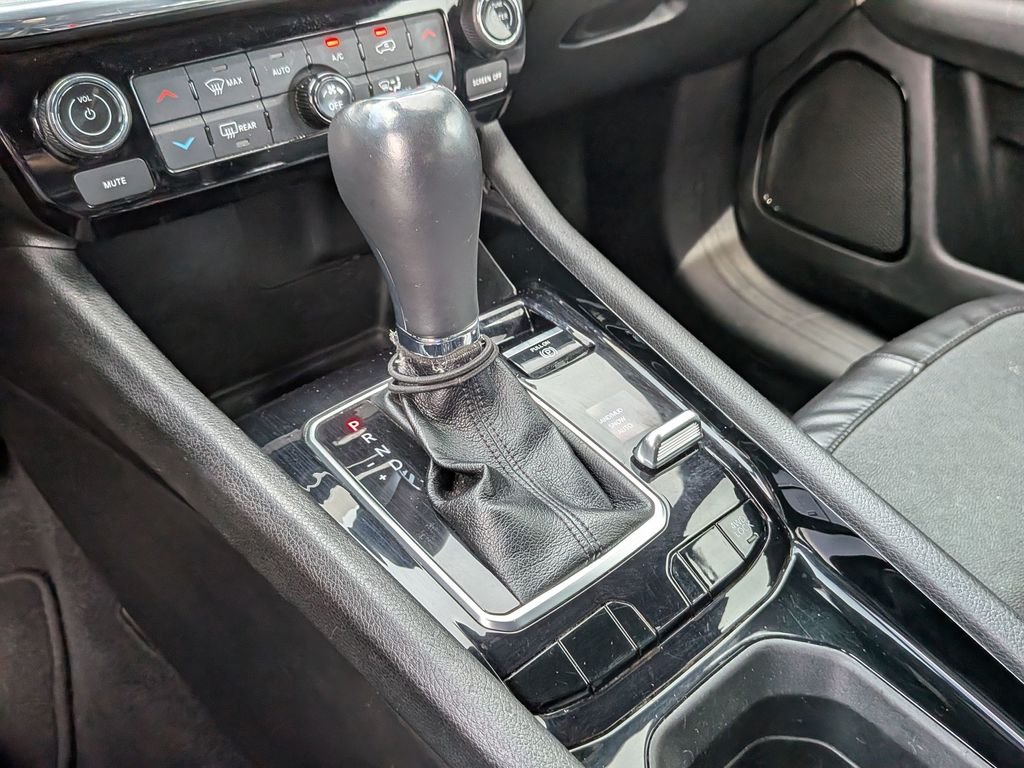 Used 2023 Gray Jeep Limited image 23