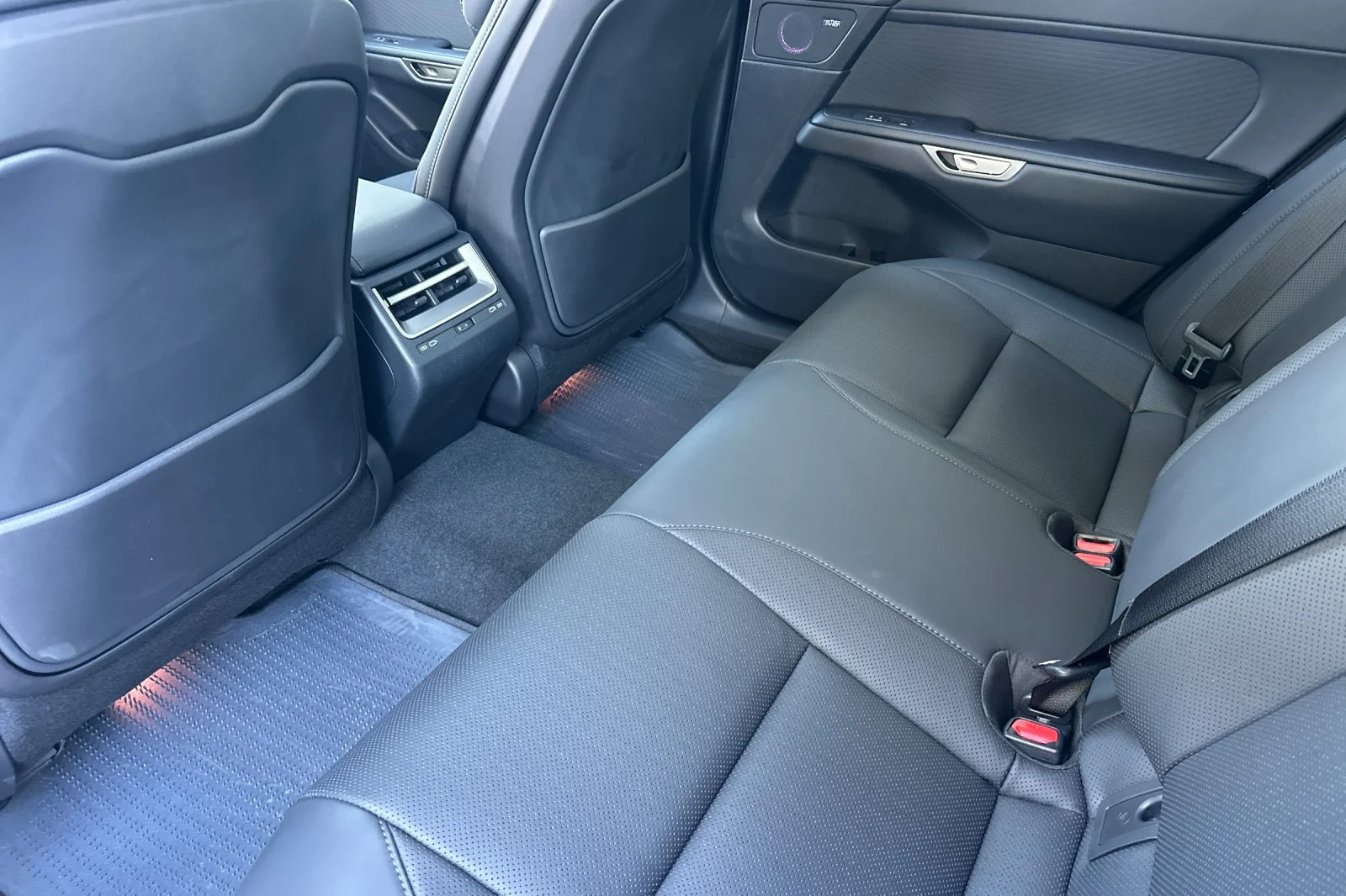 New 2026 Ultra White Lexus ES 350h PREMIUM+ image 9