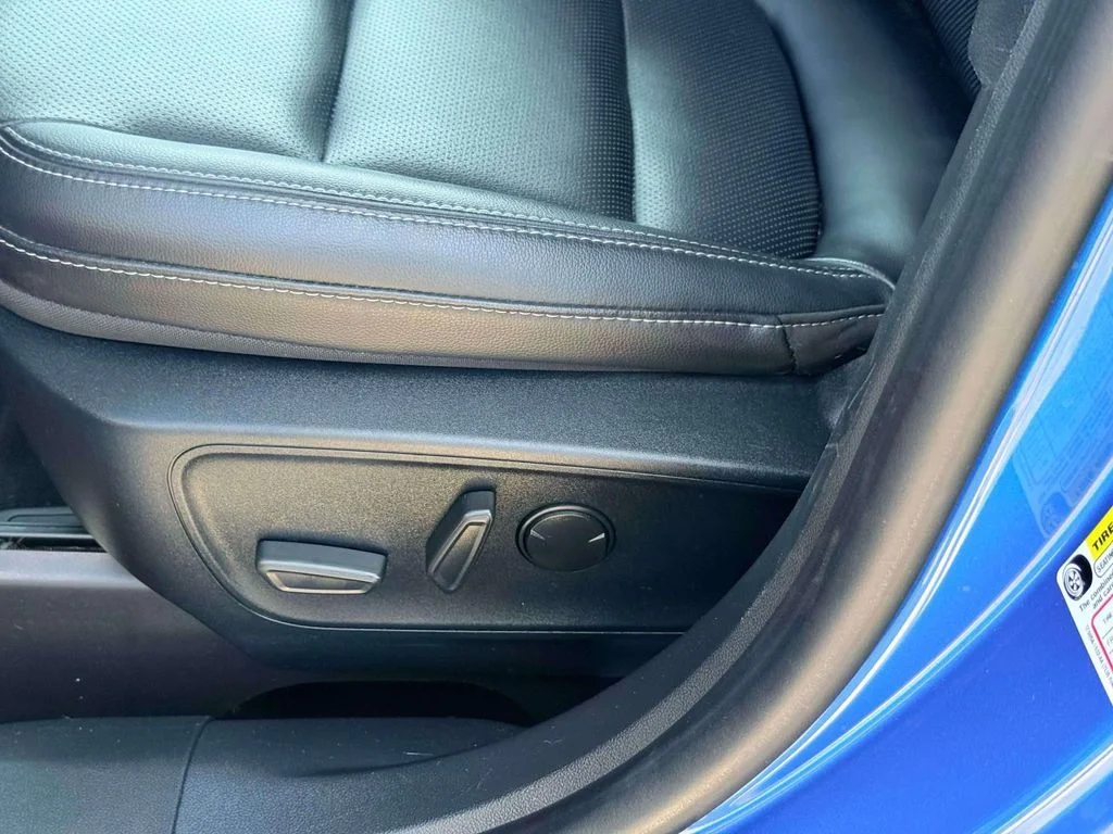 Used 2021 Blue Ford SEL image 12