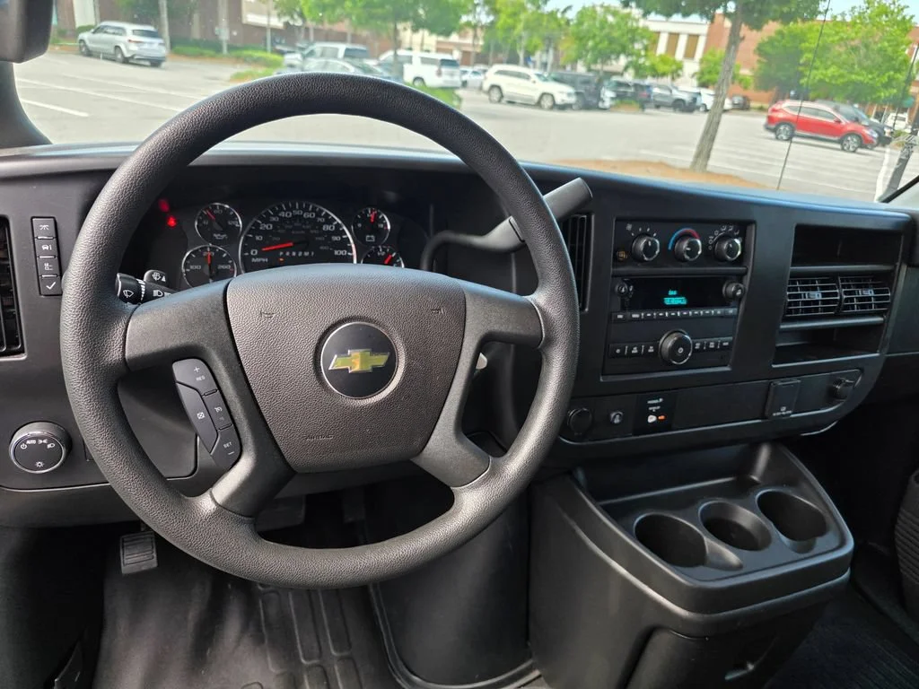 Used 2025 Summit White Chevrolet WT image 15
