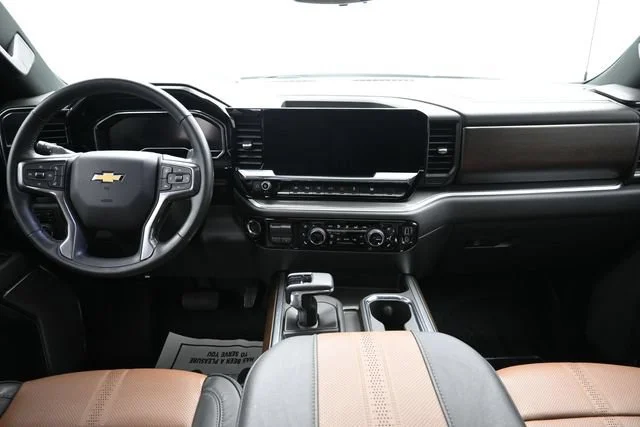 Used 2025 Iridescent Pearl Tricoat Chevrolet High Country image 21