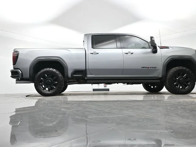 Used 2025 Sterling Metallic GMC AT4 image 30