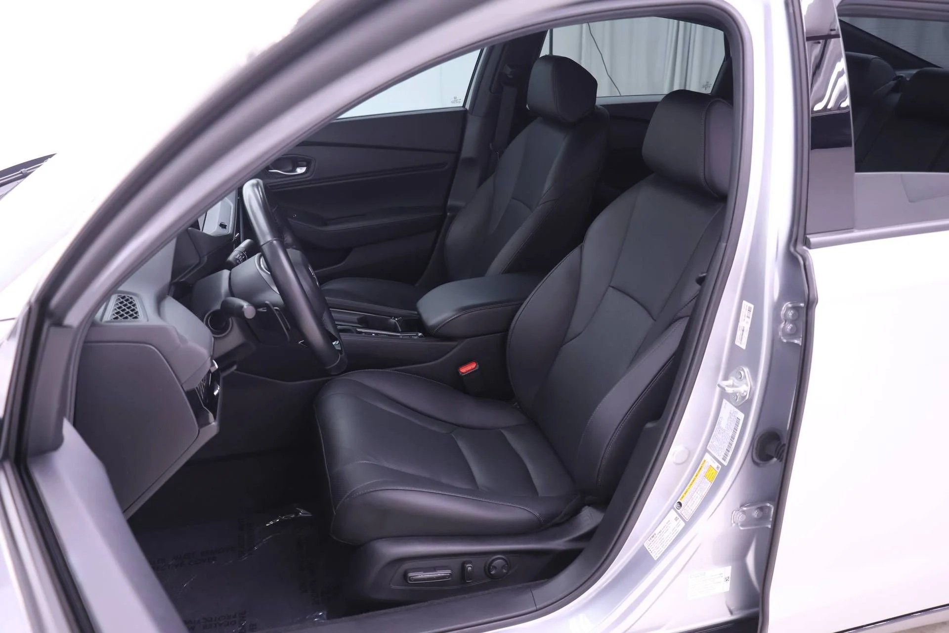 Certified Used 2024 Solar Silver Metallic Honda Sport-L image 4