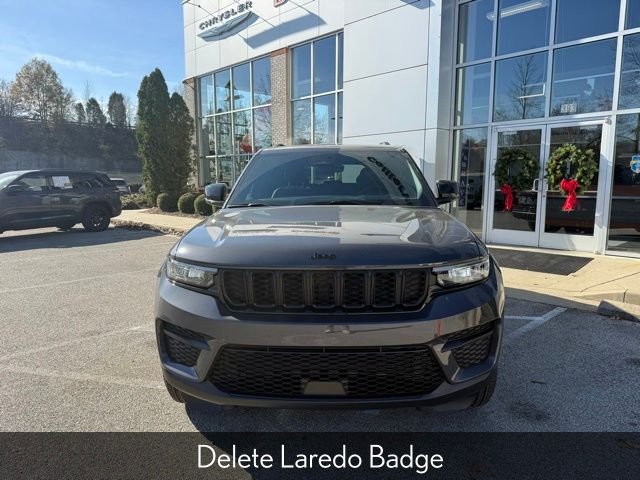 New 2025 Baltic Gray Metallic Clear-Coat Exterior Paint Jeep Altitude X image 9
