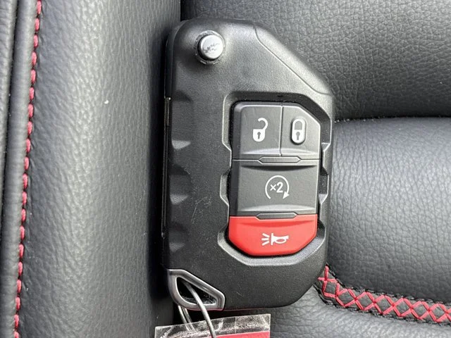 2025 Jeep Wrangler 4-Door Willys - Photo 40