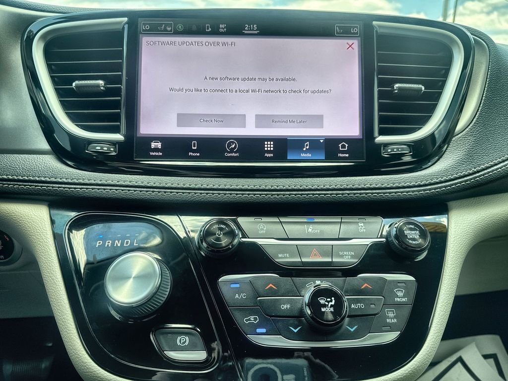 2022 Chrysler Pacifica Touring L - Photo 16