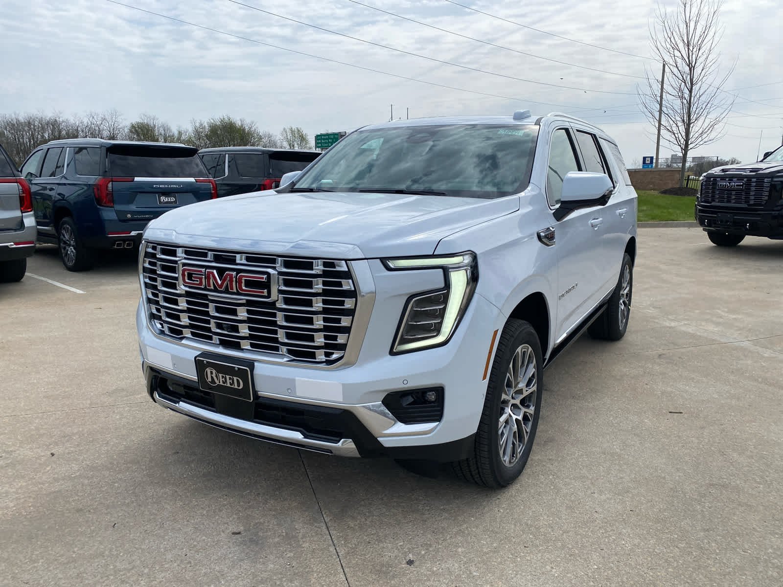 2026 GMC Yukon Denali - Photo 2