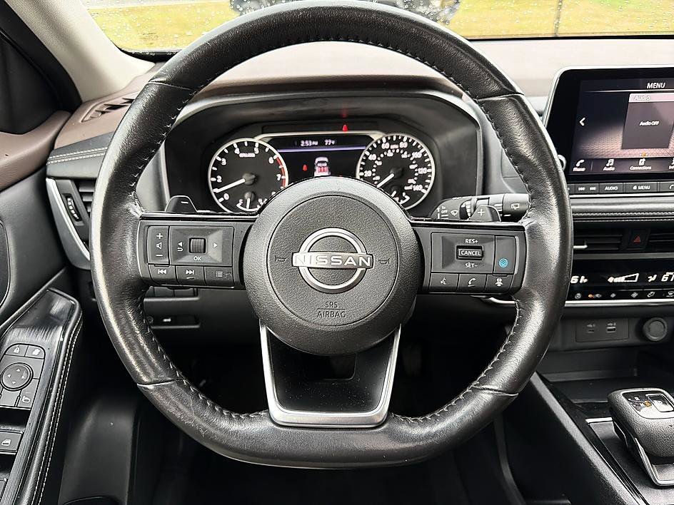 Used 2023 Gun Metallic Nissan SV image 16