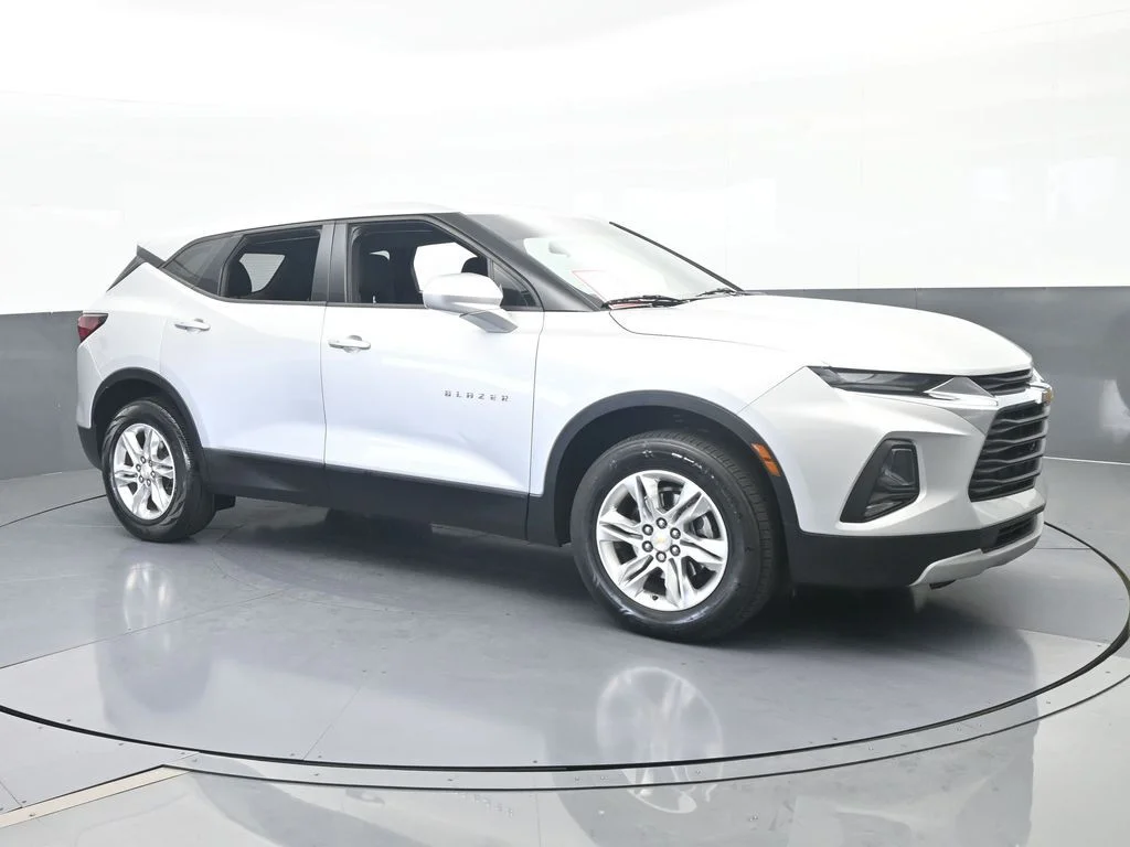 Used 2019 Silver Ice Metallic Chevrolet L image 8
