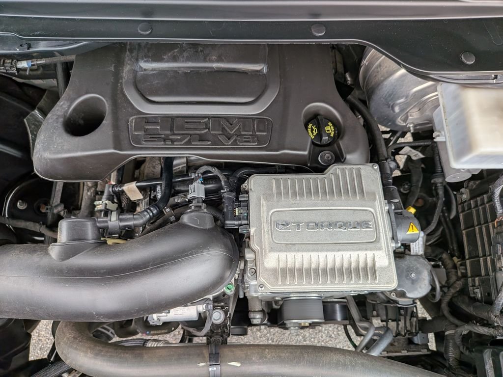 Used 2024 Silver Ram Laramie image 13