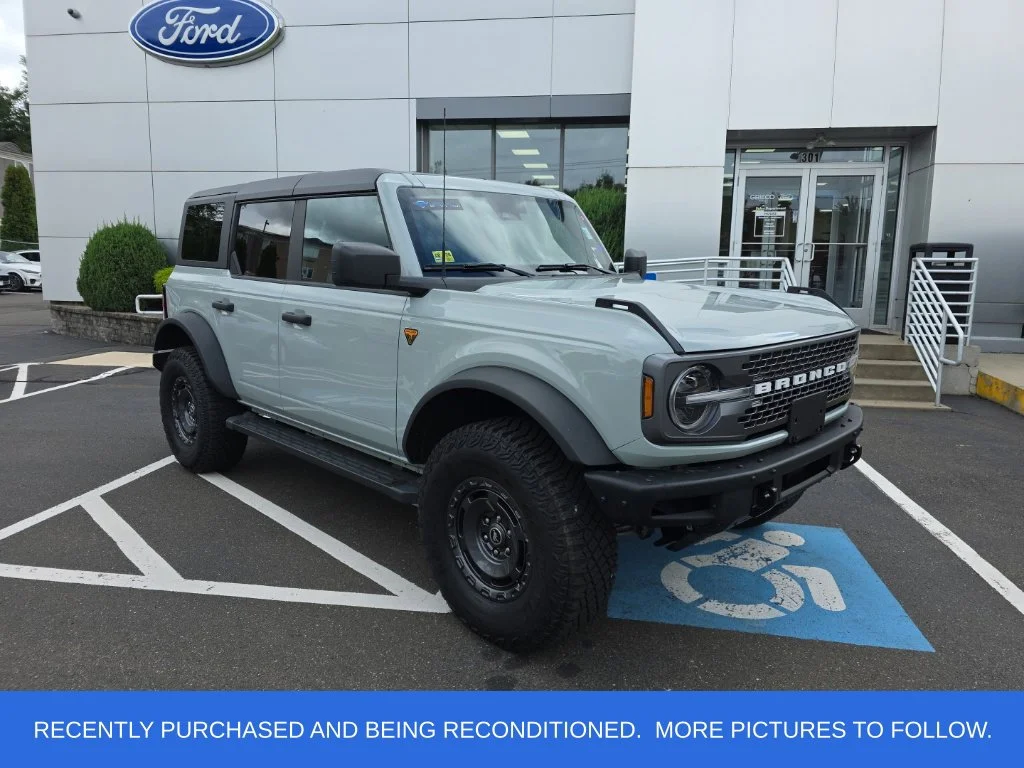 Used 2024 Green Ford Badlands image 1
