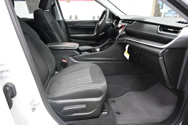 2023 Jeep Grand Cherokee Laredo - Photo 11
