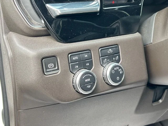 Used 2022 Summit White GMC SLE image 34