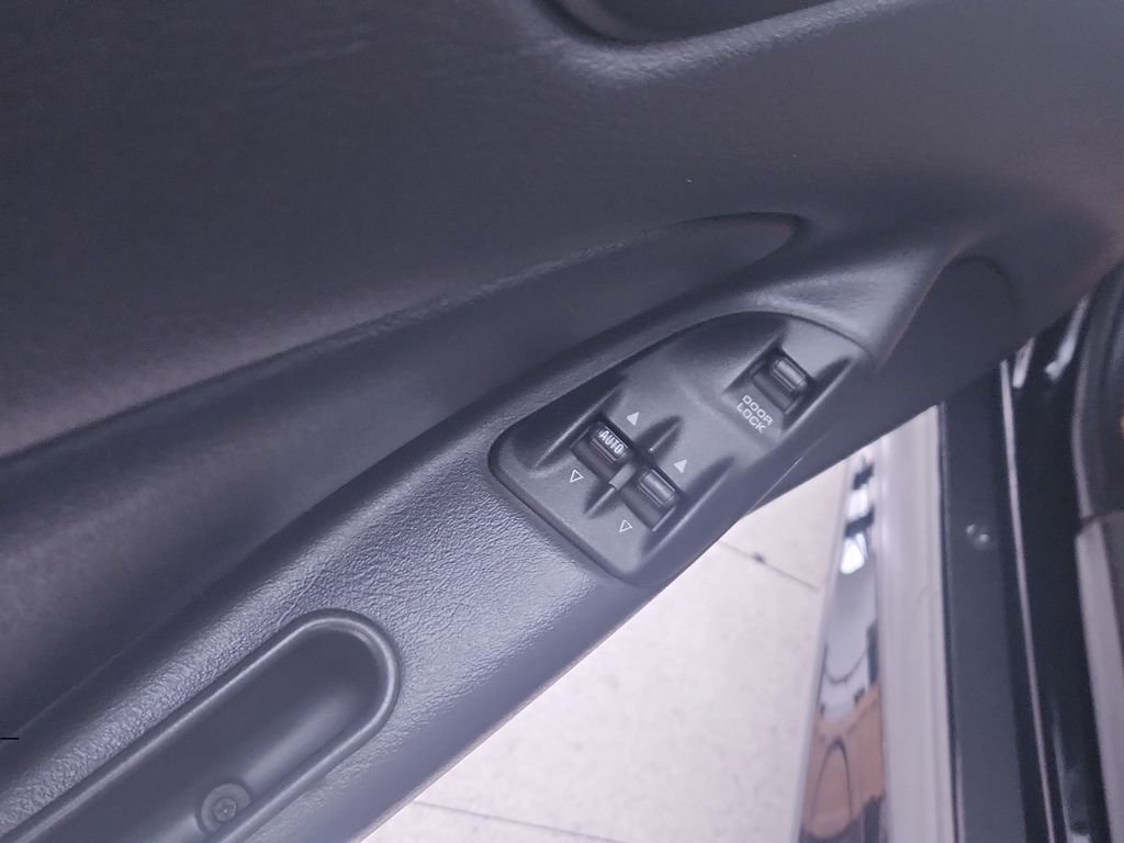 Used 1999  Plymouth Base image 22