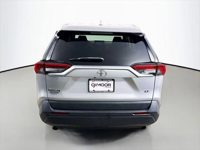 Certified Used 2022 SILVER SKY METALLIC Toyota  image 6