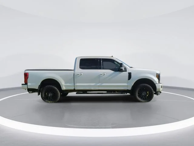 Used 2019 White Ford Lariat image 9