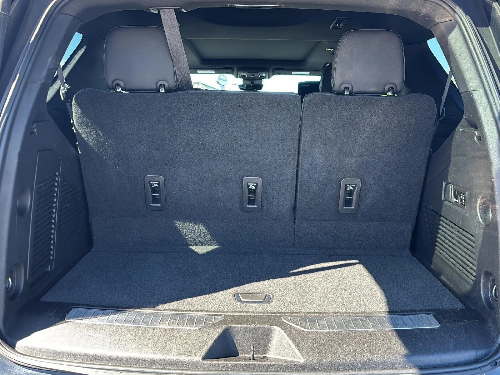 Used 2023 BLACK Chevrolet Premier image 27